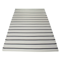 Dywan zewnętrzny na balkon 120x180 cm – wodoodporny, tarasowy, ogrodowy, nowoczesny wzór w pasy Biało- Czarne ES-01A