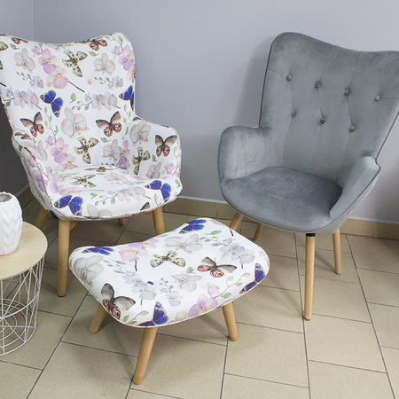 Fotel uszak na drewnianych nogach welur z podnóżkiem kwiaty i motyle FP202