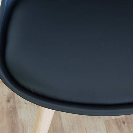 Krzesło na drewnianych bukowych nogach z skórzaną czarną poduszką nowoczesne czarne 007B-B-BW