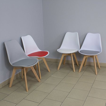 Krzesło na drewnianych bukowych nogach z skórzaną szarą poduszką nowoczesne białe 007TZ