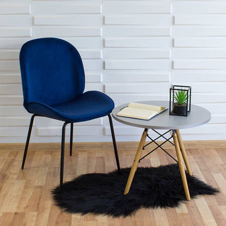 Krzesło welurowe niebieskie do salonu, na metalowych czarnych nogach 020 