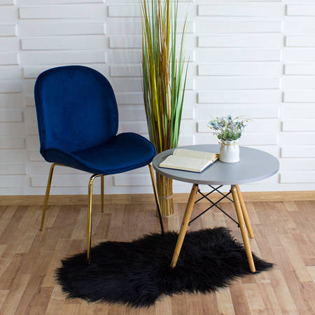 Krzesło welurowe niebieskie do salonu, na metalowych złotych nogach 020 
