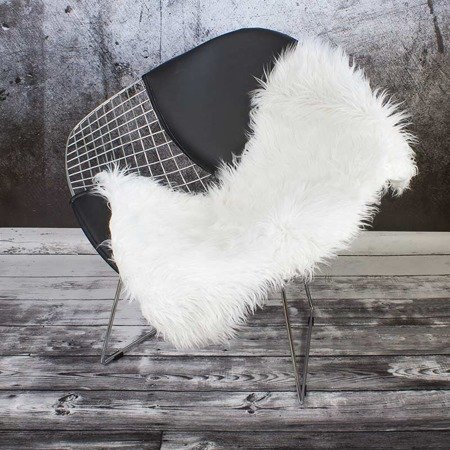 Skórka włochata dywanik narzutka na krzesło futro włochacz biała UC60112